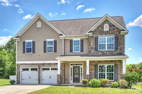 5011 Riverdale Dr, Charlotte, NC 28273