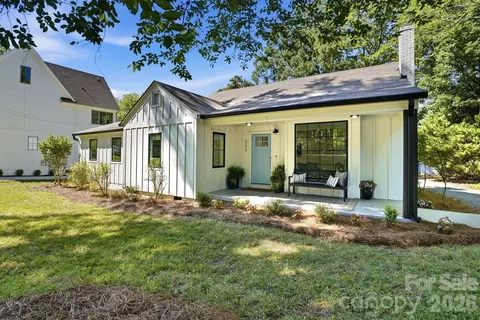 Exterior - 711 Concord Rd, Davidson, NC 28036 photo 2 of 7