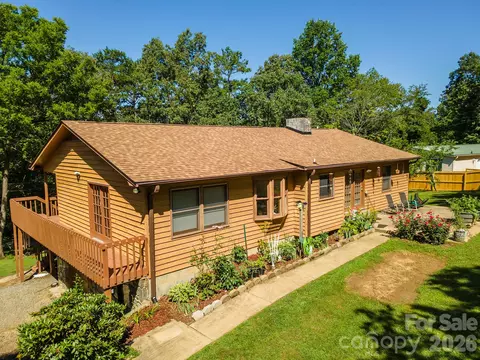 35 Upper Moffitt Rd, Asheville, NC 28805
