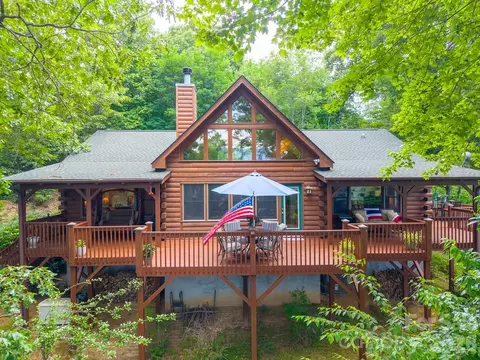 760 Woody Ln, Waynesville, NC 28786