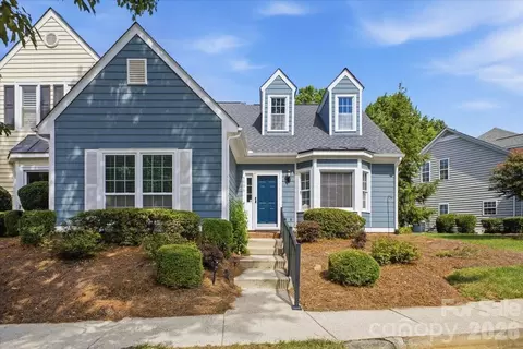 5909 Fitzwilliams Ln, Charlotte, NC 28270