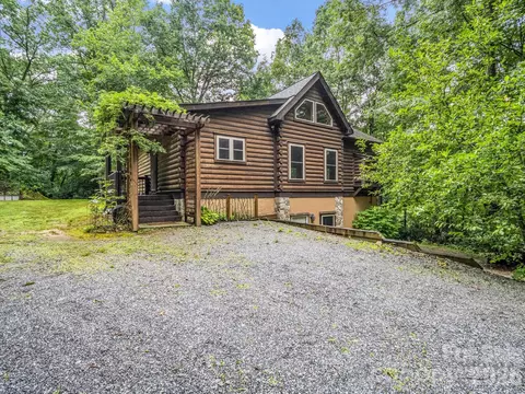 160 Sweetwater Ridge Rd, Balsam Grove, NC 28708