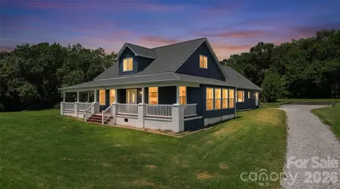 776 S Grove Street Ext, Lincolnton, NC 28092