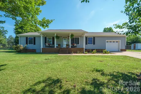2384 Country Hollow Rd, Conover, NC 28613