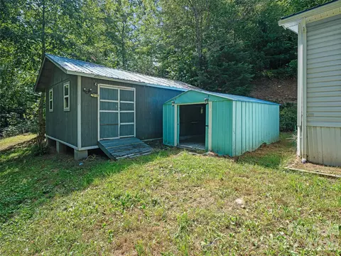 Exterior - 59 Sprinkle Dr, Spruce Pine, NC 28777 photo 5 of 10