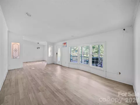 Living - 59 Sprinkle Dr, Spruce Pine, NC 28777 photo 3 of 5