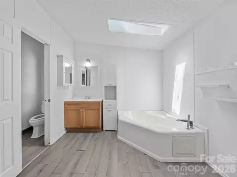 Bath - 59 Sprinkle Dr, Spruce Pine, NC 28777 photo 1 of 6