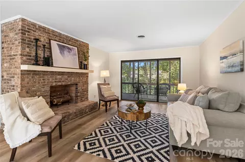 181 N Britton Creek Ct, Hendersonville, NC 28791
