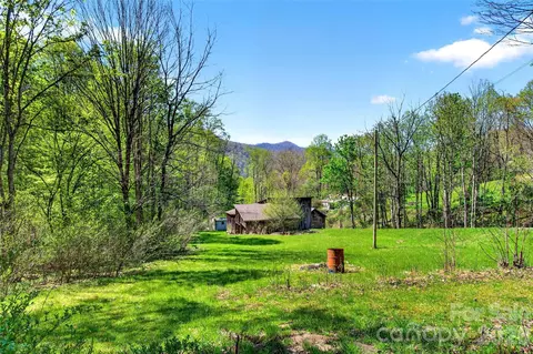 488 Cad Campbell Rd, Bakersville, NC 28705