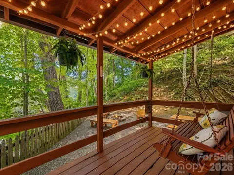 30 Katydid Ln, Maggie Valley, NC 28751