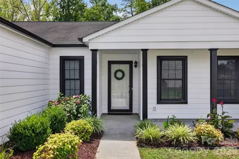 10957 Dry Stone Dr, Huntersville, NC 28078