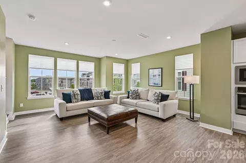 957 Portrush Ln, Tega Cay, SC 29708 photo 17