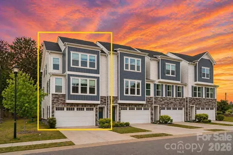 957 Portrush Ln, Tega Cay, SC 29708 photo 3