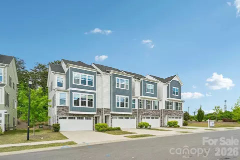 957 Portrush Ln, Tega Cay, SC 29708 photo 2