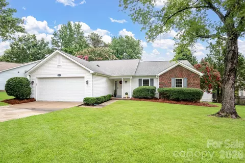 3412 Pondridge Ct, Charlotte, NC 28269