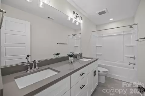 Bath - 2003 Duntov Dr, Monroe, NC 28110 photo 3 of 3