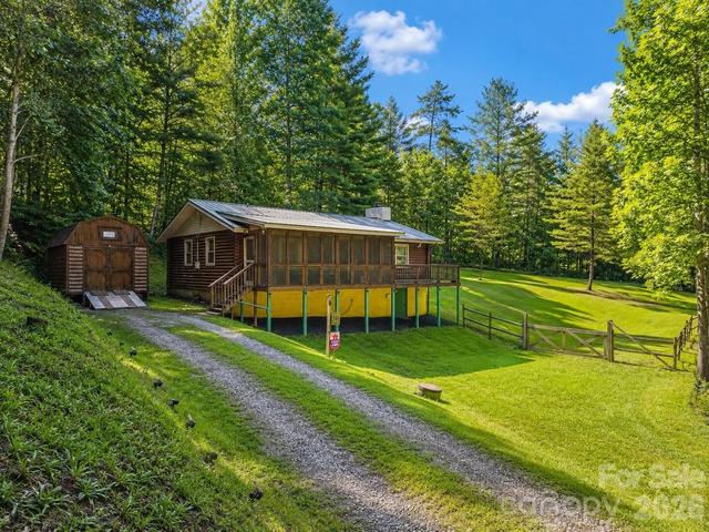 245 Mallard Rd, Lake Lure, NC 28746