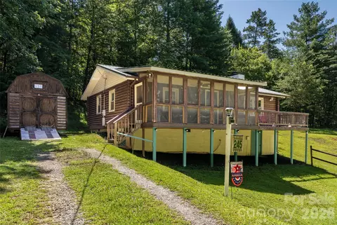 245 Mallard Rd, Lake Lure, NC 28746