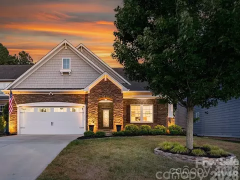 5064 Stonehill Ln, Matthews, NC 28104
