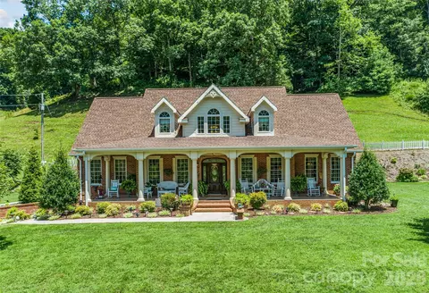 38 Peterson Ln, Green Mountain, NC 28740