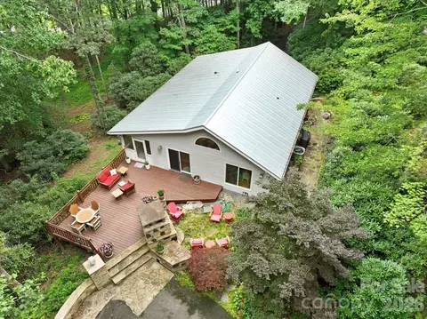 30 Kalmia Cv, Burnsville, NC 28714