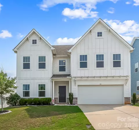 112 Divot Ln, Statesville, NC 28677