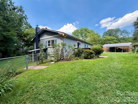 5 Dewberry Dr, Hendersonville, NC 28792