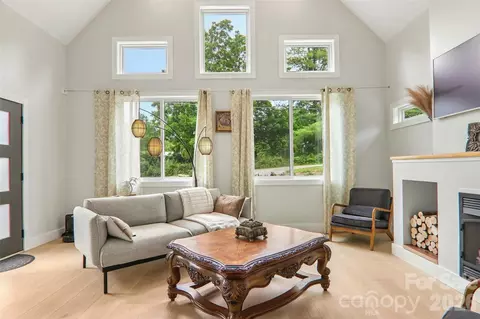 Living - 18 Baker Pl, Arden, NC 28704 photo 2 of 3