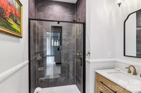 Bath - 18 Baker Pl, Arden, NC 28704 photo 2 of 5