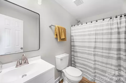 Bath - 804 S Jackson St, Salisbury, NC 28144 photo 1 of 2