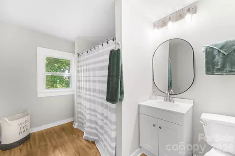 Bath - 804 S Jackson St, Salisbury, NC 28144 photo 2 of 2