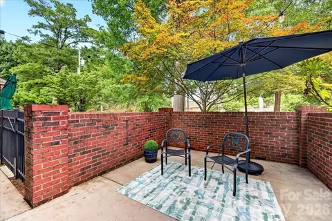 4632 Dabney Vigor Dr, Charlotte, NC 28209