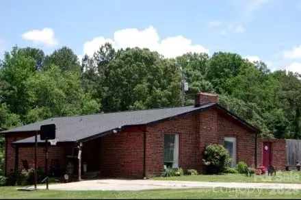 168 Kings Dr, Forest City, NC 28043