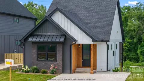 165 Martha 1 Ave #1, Hendersonville, NC 28792