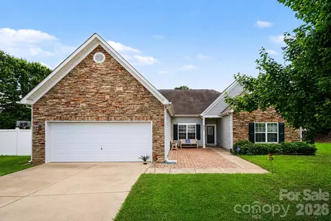 6900 Daisy Bee Ct, Charlotte, NC 28126