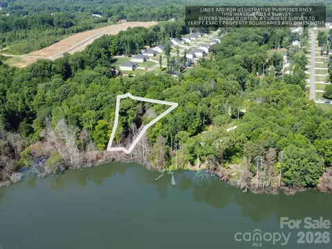 175 Northlake Dr, Statesville, NC 28677
