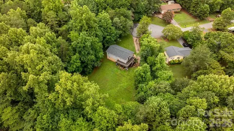 View/Area - 1172 Sunset Ct, Conover, NC 28613 photo 4 of 5