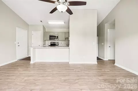 6165 Meadow Rose Ln, Charlotte, NC 28215