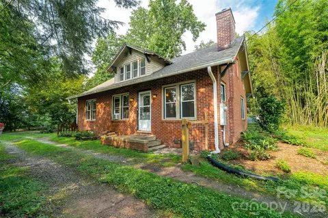 76 Starnes Cove Rd, Asheville, NC 28806