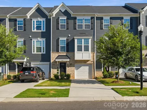 4014 Edenborn Ln, Charlotte, NC 28208
