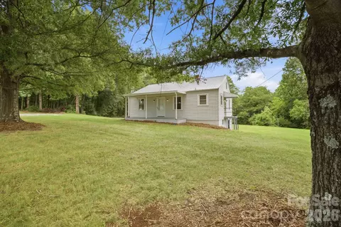 825 21st Street Se Dr SE, Hickory, NC 28602