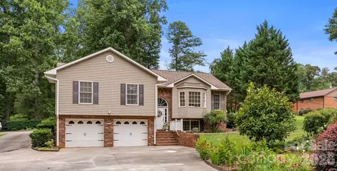 675 Country Club Rd, Wilkesboro, NC 28697