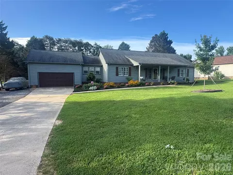 40 Candlewick Cove Dr, Taylorsville, NC 28681