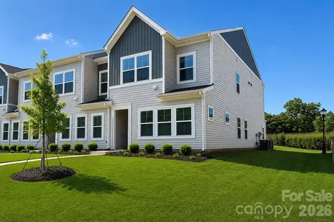 4624 Lakeview Rd, Charlotte, NC 28216