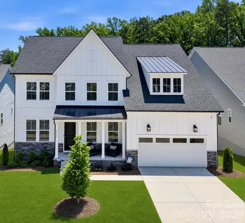 5225 Glenwalk Dr, Charlotte, NC 28269