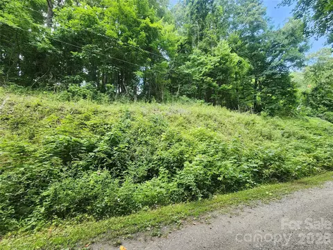 000 Jacks Knob Rd, Weaverville, NC 28787