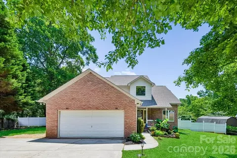 508 Watergate Cir, Gastonia, NC 28052