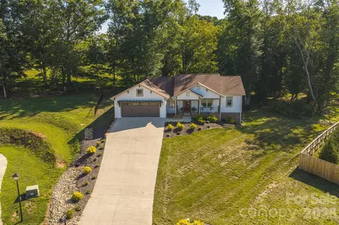 133 Maplewood Ct, Hudson, NC 28638