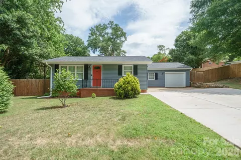200 Point Cir, Belmont, NC 28012