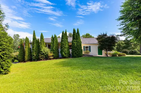73 Ridge Brook Dr, Weaverville, NC 28787